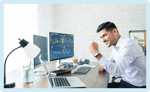 cyodc_624_confidenthandsomehispanicfinancialbrokershowingfistcomputerscreenwhiletradingfromhome1