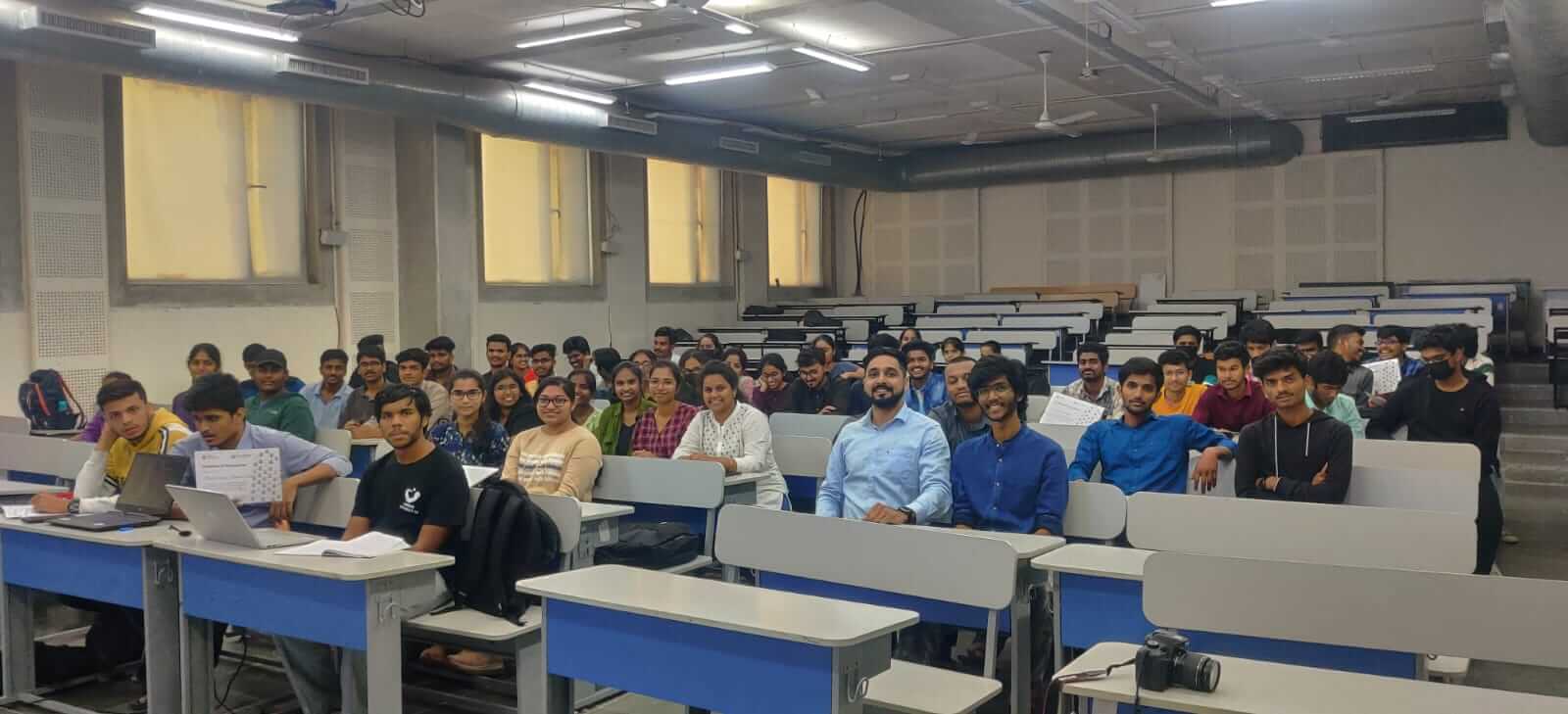 a4mzm_1600_WhatsAppImage20231101at21