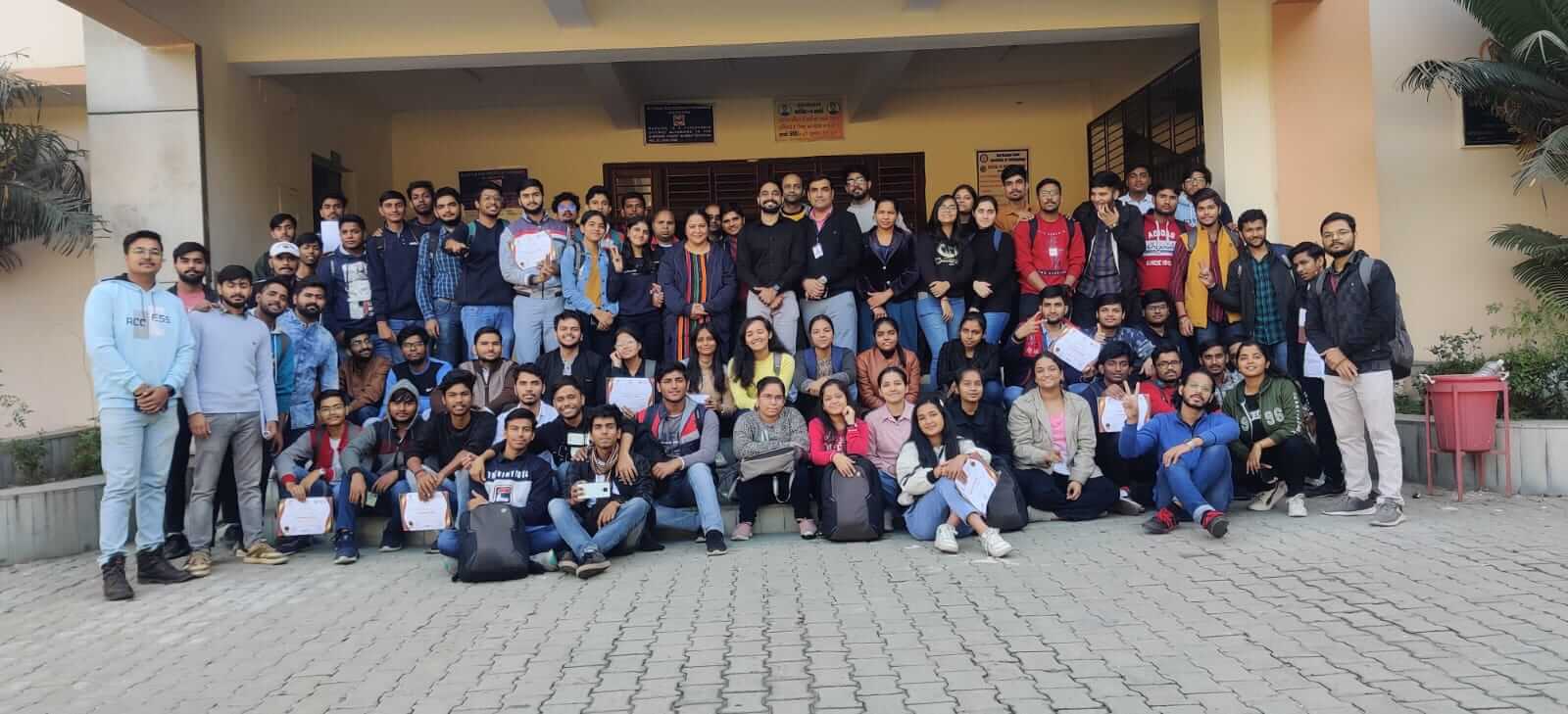 mzndm_1600_WhatsAppImage20231101at21