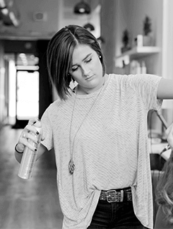 k5ode_245_VZWhJYTEcG245employee3